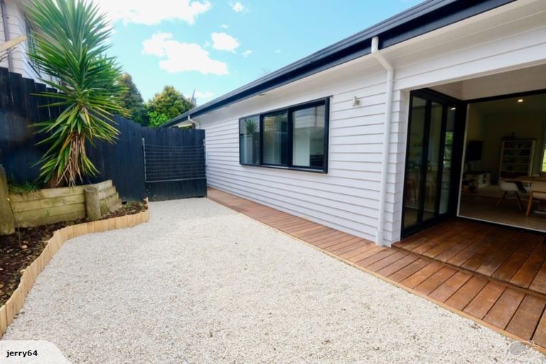 Photo of property in 119a Weatherly Road, Torbay, Auckland, 0630