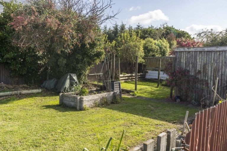 Photo of property in 30 Oxford Street, Martinborough, 5711