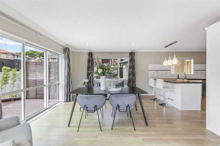 Photo of property in 51a Howe Street, Howick, Auckland, 2014