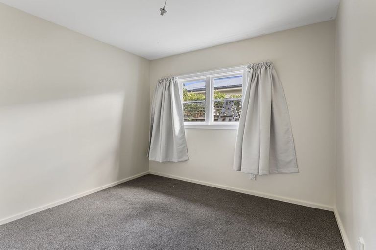 Photo of property in 1/43 Aorangi Road, Bryndwr, Christchurch, 8053