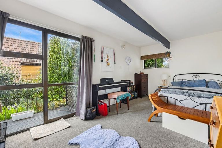 Photo of property in 17 Bengal Drive, Cashmere, Christchurch, 8022