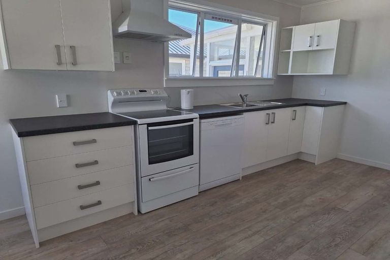 Photo of property in 210 Ngamotu Road, Spotswood, New Plymouth, 4310