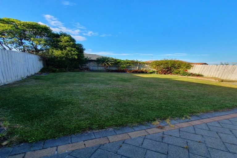 Photo of property in 14 Shankill Place, East Tamaki, Auckland, 2013