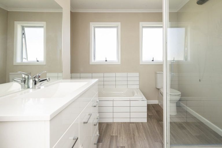 Photo of property in 109 Main Rd Clive, Clive, 4102