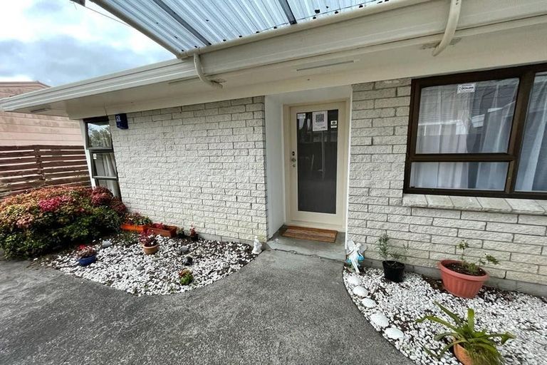 Photo of property in 2/6 Elizabeth Street, Papakura, 2110