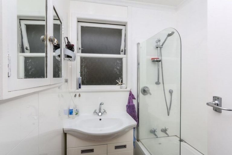 Photo of property in 37 Belair Avenue, Blagdon, New Plymouth, 4310