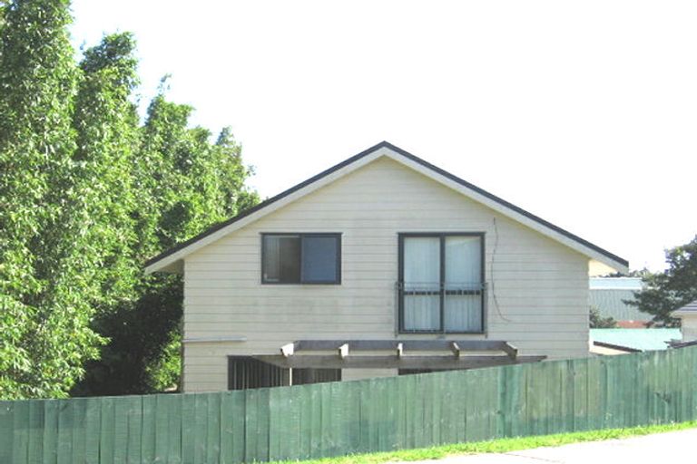 Photo of property in 26 Benchmark Drive, Massey, Auckland, 0614