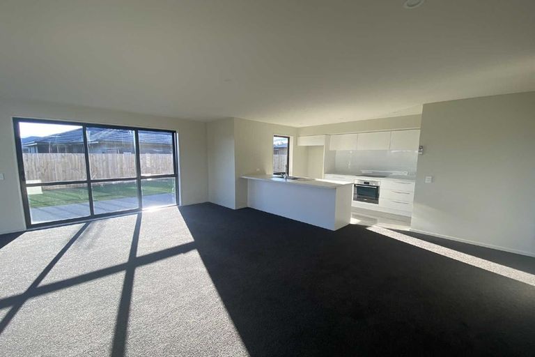 Photo of property in 33 Fearne Drive, Woodend, 7610