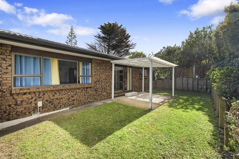 Photo of property in 2/2 Anna Watson Road, Half Moon Bay, Auckland, 2012