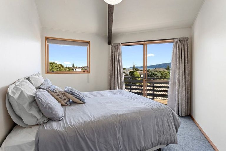 Photo of property in 9 Frances Street, Waikanae Beach, Waikanae, 5036