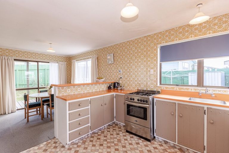 Photo of property in 8 Karyn Street, Castlecliff, Whanganui, 4501