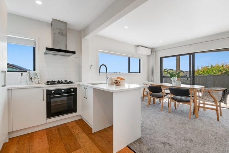 Photo of property in 236 Whangaparaoa Road, Red Beach, 0932