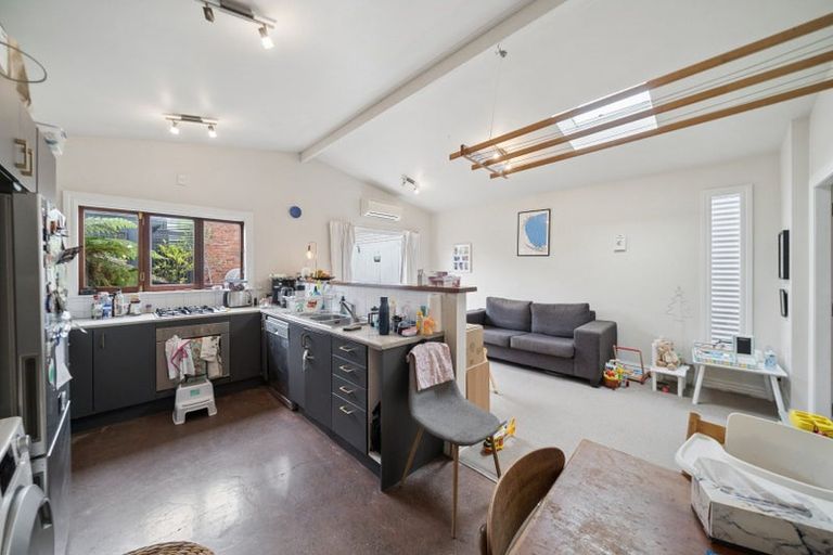Photo of property in 14 Emmett Street, Newtown, Wellington, 6021