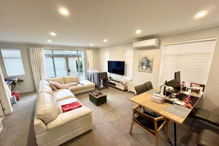 Photo of property in 103 Baverstock Road, Flat Bush, Auckland, 2016