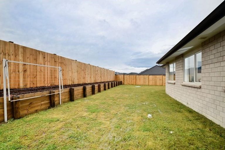 Photo of property in 7 Pohue Avenue, Huapai, Kumeu, 0810
