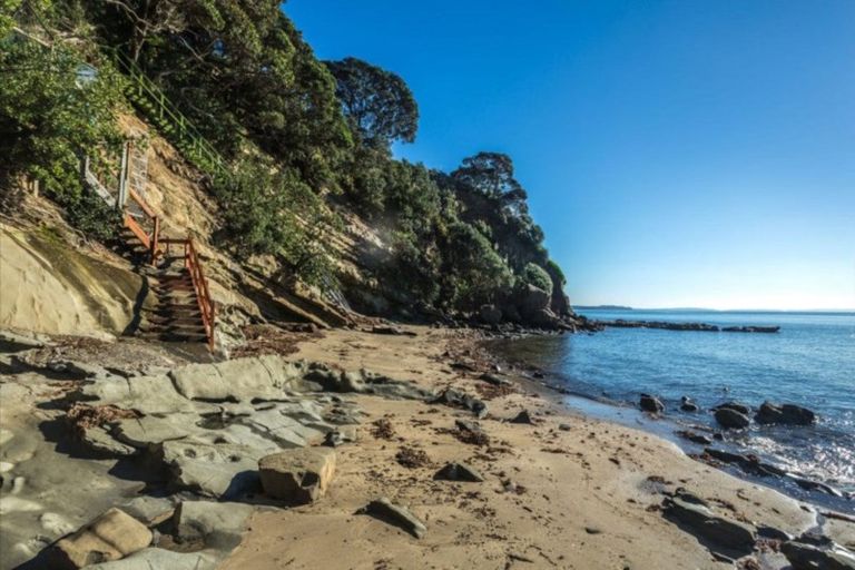 Photo of property in 21 Red Bluff Rise, Campbells Bay, Auckland, 0630