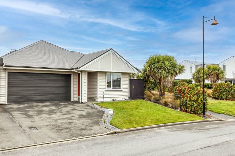 Photo of property in 6 Date Crescent, Aidanfield, Christchurch, 8025
