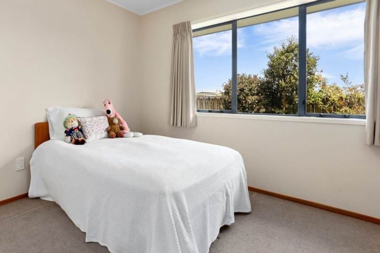 Photo of property in 18 Sharples Place, Somerville, Auckland, 2014