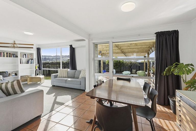 Photo of property in 2/163 Rongotai Road, Rongotai, Wellington, 6022