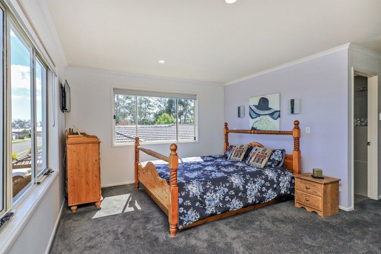 Photo of property in 28 Arataki Road, Havelock North, 4130