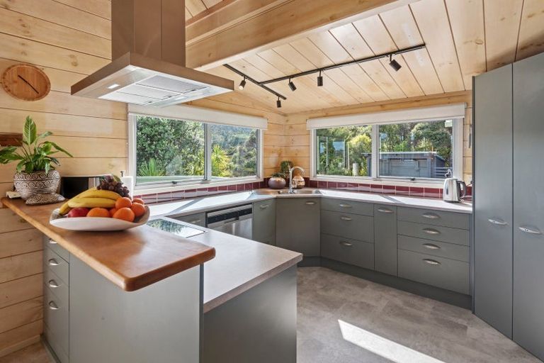 Photo of property in 16 Lichen Grove, Russell, 0272