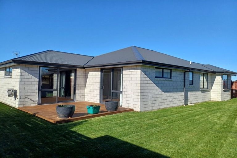 Photo of property in 110 Haymakers Crescent, Rolleston, 7614