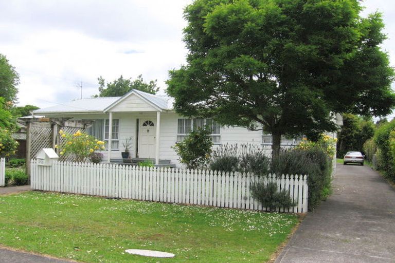 Photo of property in 1/11 Nicolas Avenue, Glen Eden, Auckland, 0602