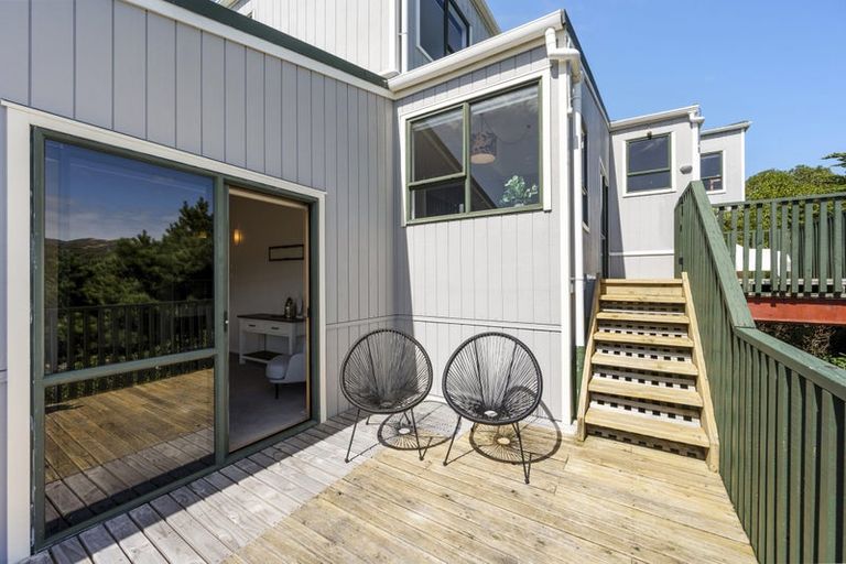 Photo of property in 20 Bay Lair Grove, Island Bay, Wellington, 6023