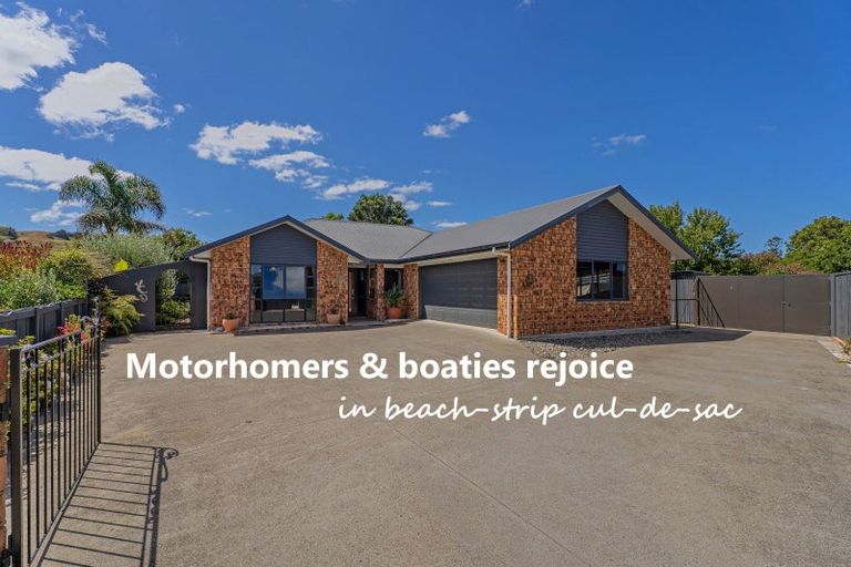 Photo of property in 29 Wells Place, Whitianga, 3510