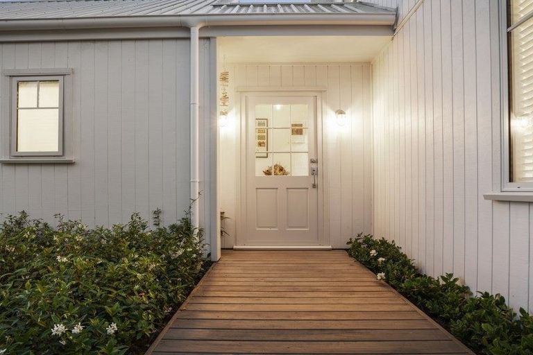 Photo of property in 55 Fernbrook Drive, Hurworth, New Plymouth, 4310