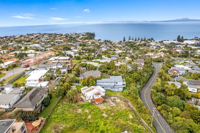 Photo of property in 9 Carlisle Road, Torbay, Auckland, 0630