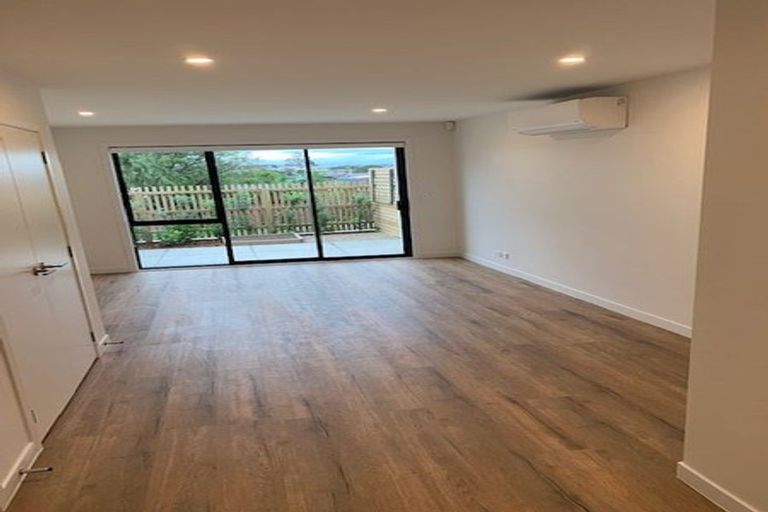 Photo of property in 7/35 Garadice Road, Rothesay Bay, Auckland, 0630