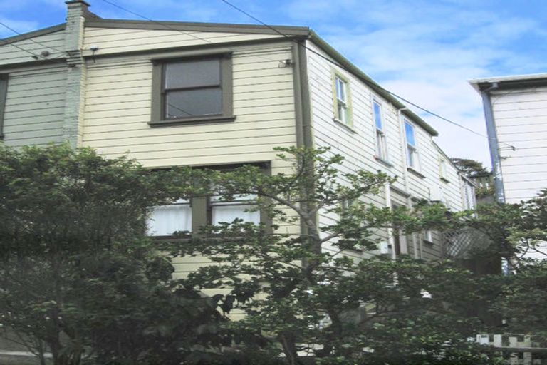 Photo of property in 24 Edinburgh Terrace, Berhampore, Wellington, 6023