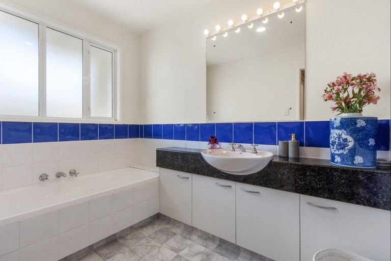 Photo of property in 14 Charles Street, Westshore, Napier, 4110