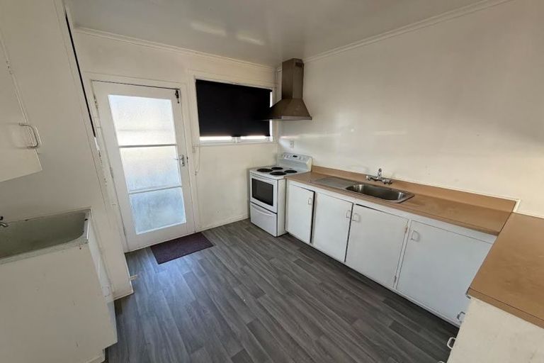 Photo of property in 83 Lincoln Road, Henderson, Auckland, 0610