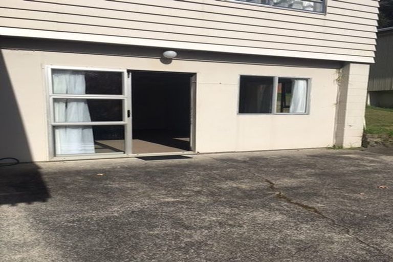 Photo of property in 15 Glencourt Place, Glenfield, Auckland, 0629