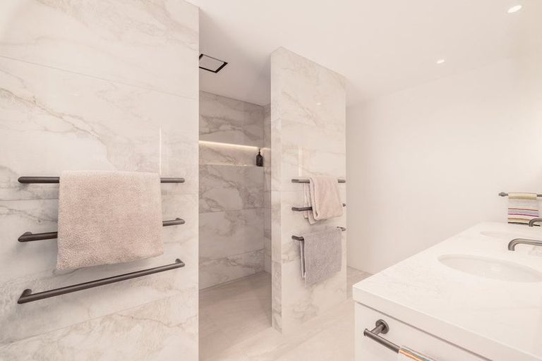 Photo of property in 8a Beachville Road, Redcliffs, Christchurch, 8081