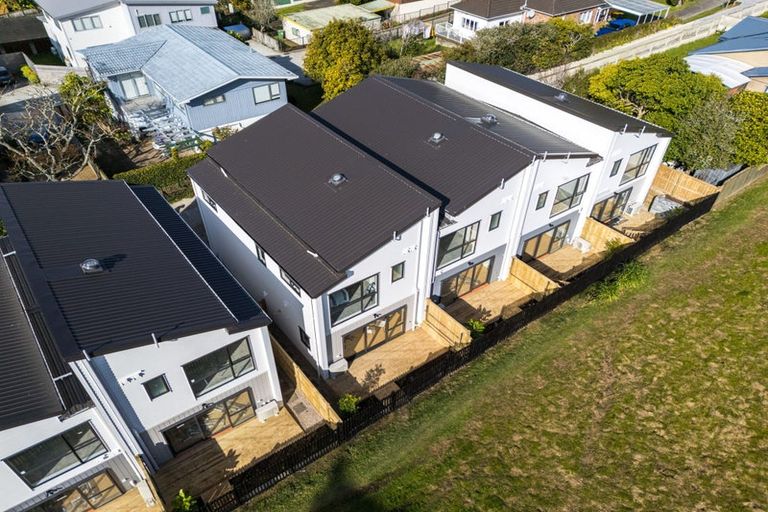 Photo of property in 2/30a Tirimoana Road, Te Atatu South, Auckland, 0602