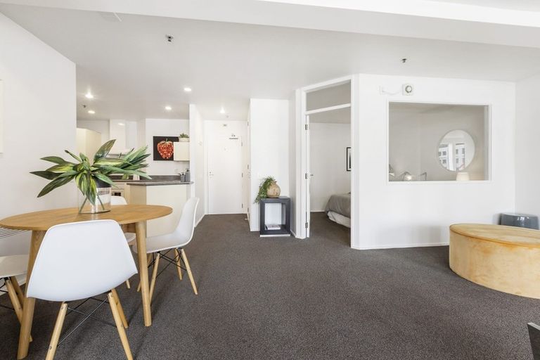 Photo of property in Courtenay Apartments, 403/120 Courtenay Place, Te Aro, Wellington, 6011