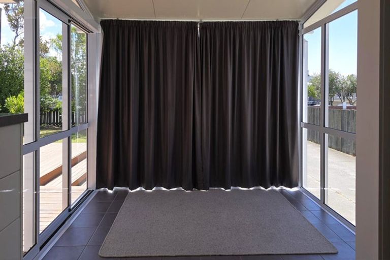 Photo of property in 11a Hinton Road, Taradale, Napier, 4112