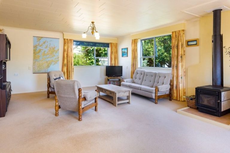Photo of property in 6 Waimarama Street, Waikawa, Picton, 7220