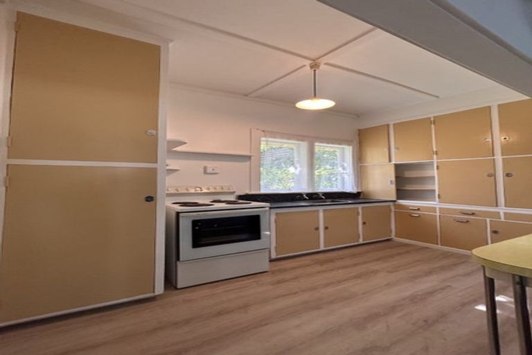 Photo of property in 2 Cambridge Street, Gonville, Whanganui, 4501