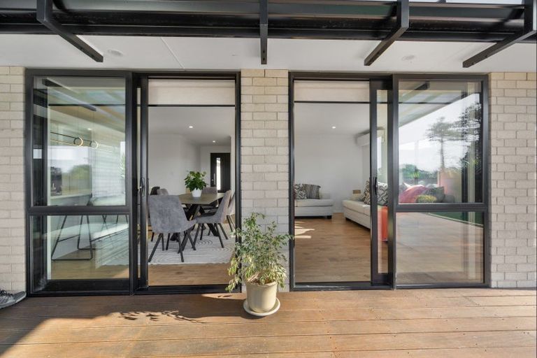 Photo of property in 31 Atutahi Street, Hurdon, New Plymouth, 4310