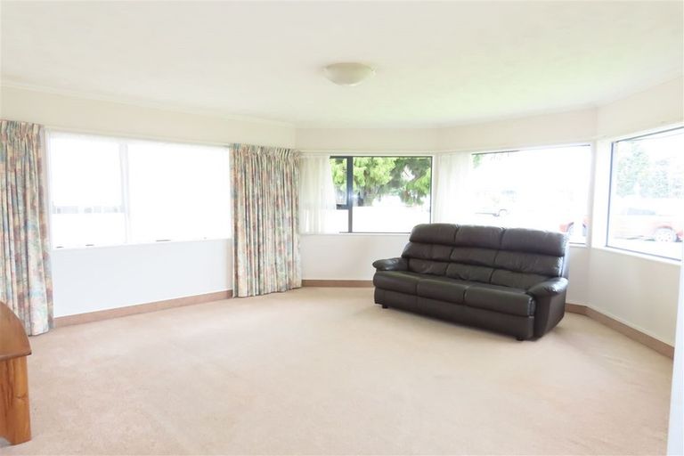 Photo of property in 52 Queen Street West, Levin, 5510