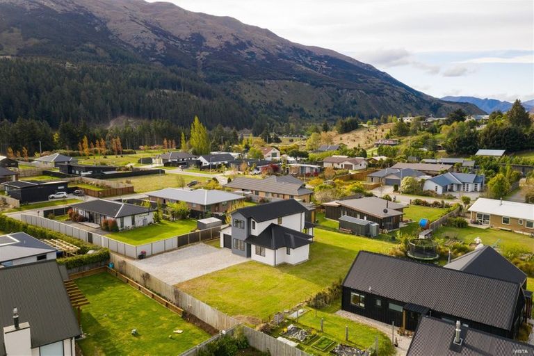 Photo of property in 4 Hewson Crescent, Lake Hawea, Wanaka, 9382