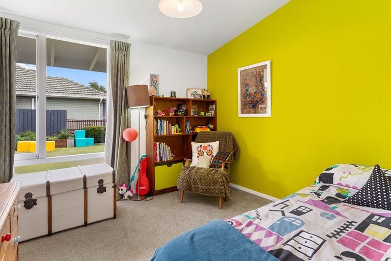 Photo of property in 24 Erin Crescent, Mairehau, Christchurch, 8013