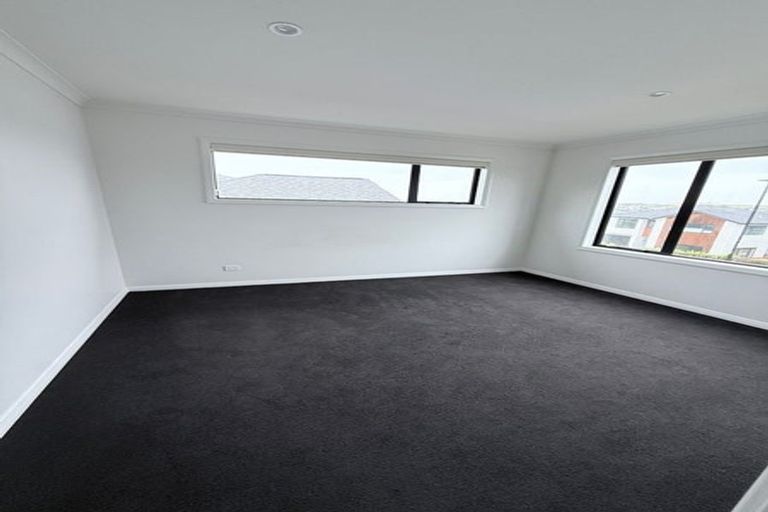 Photo of property in 122 Godfrey Drive, Orewa, 0931