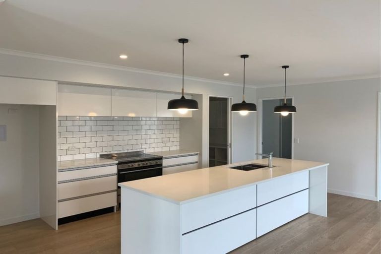 Photo of property in 16 Loxley Place, Lincoln, 7608