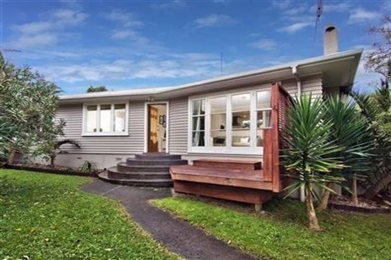 Photo of property in 24 Cutler Street, New Lynn, Auckland, 0600