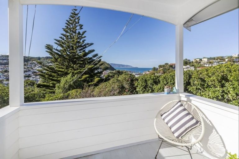 Photo of property in 38 Severn Street, Island Bay, Wellington, 6023